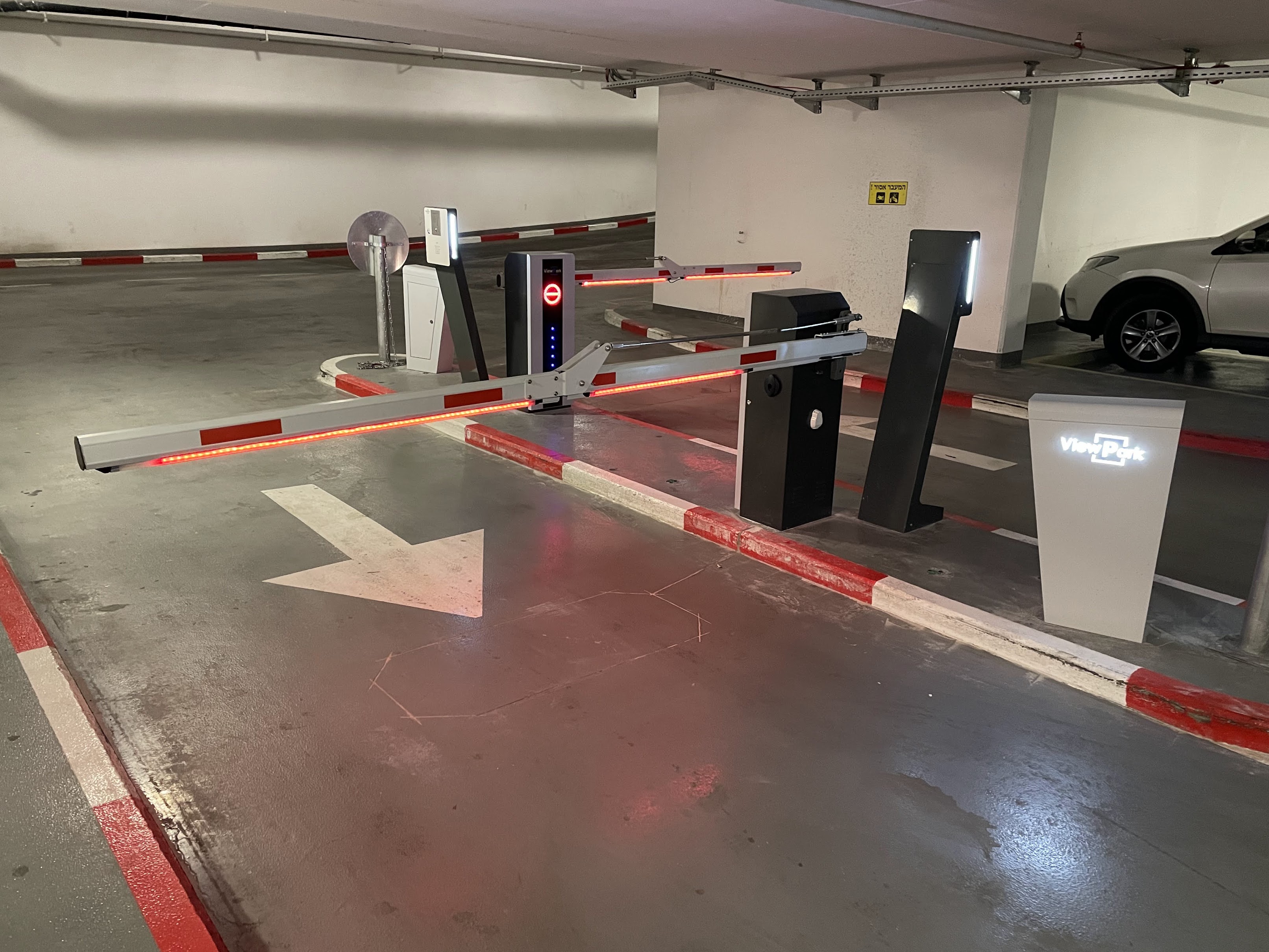 ת"א - חניון מגדלי הצעירים 2